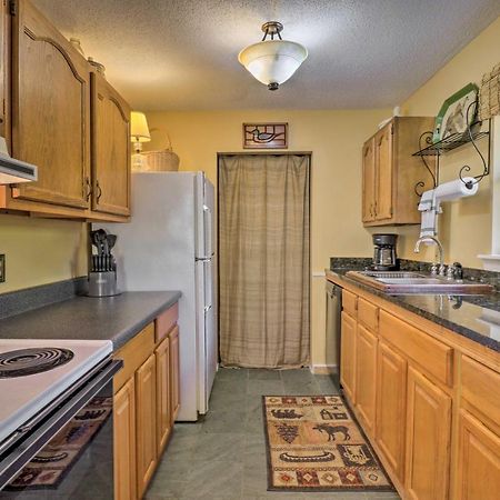 فيلا Creekside Retreat With Deck, 18 Miles To Wolf Ridge Weaverville المظهر الخارجي الصورة