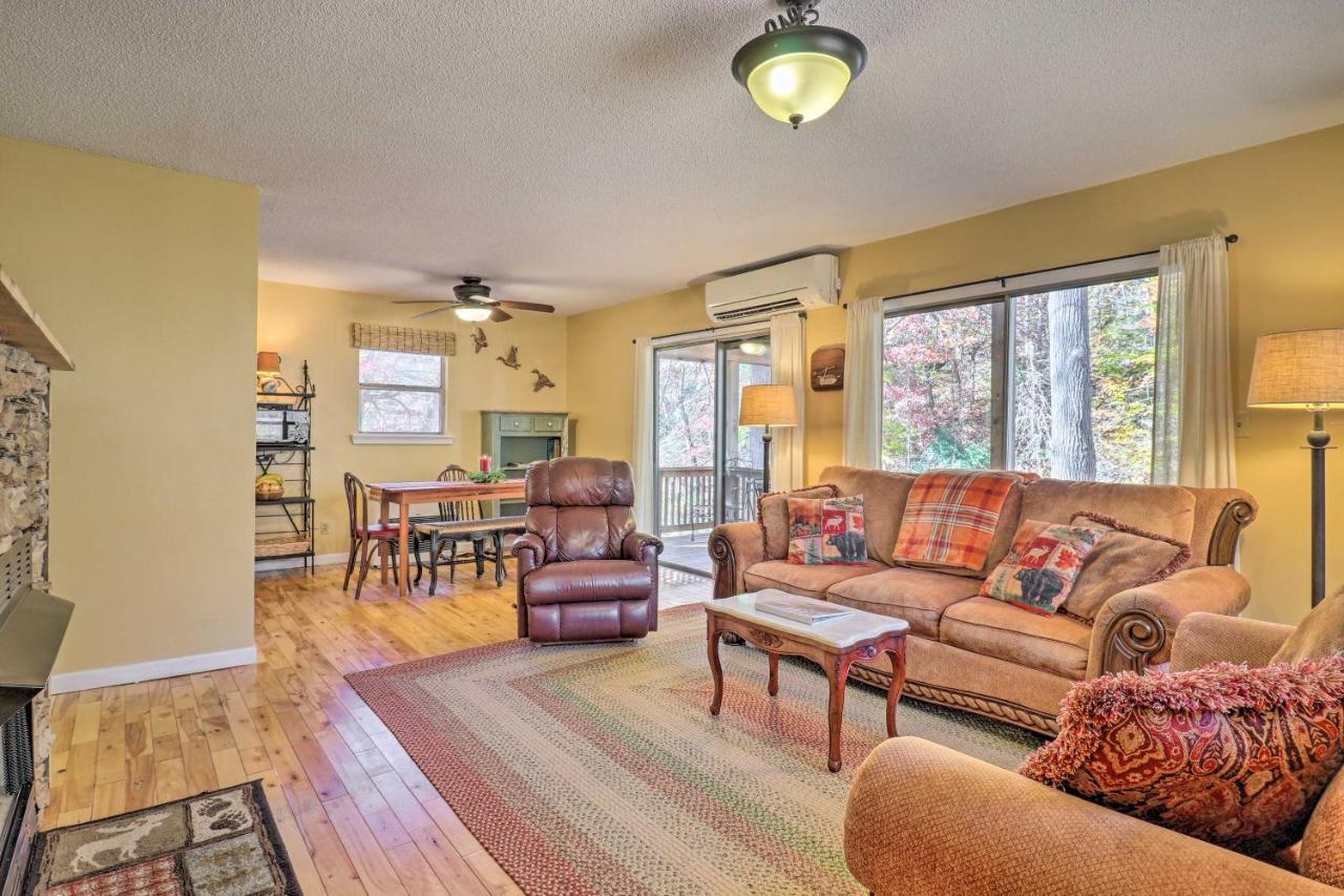 فيلا Creekside Retreat With Deck, 18 Miles To Wolf Ridge Weaverville المظهر الخارجي الصورة