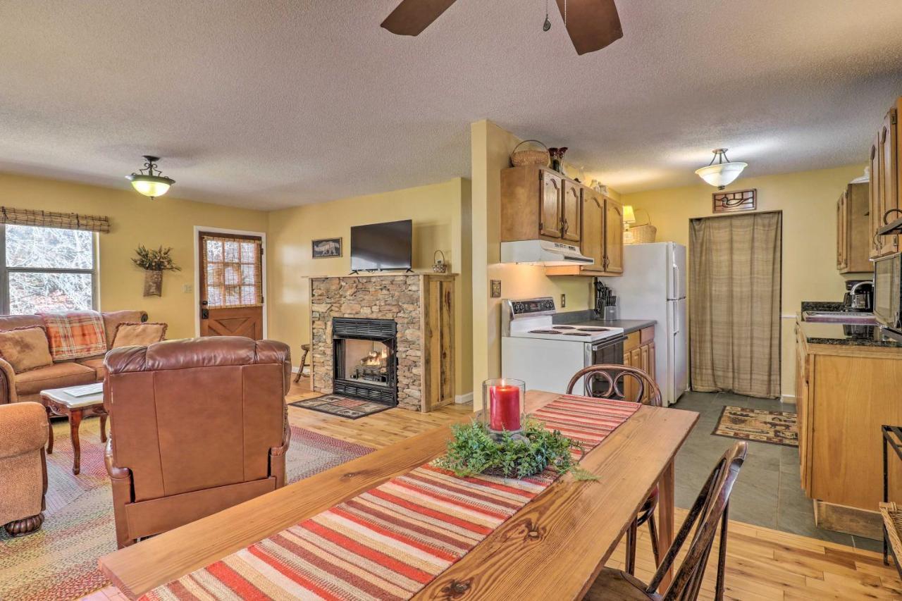 فيلا Creekside Retreat With Deck, 18 Miles To Wolf Ridge Weaverville المظهر الخارجي الصورة