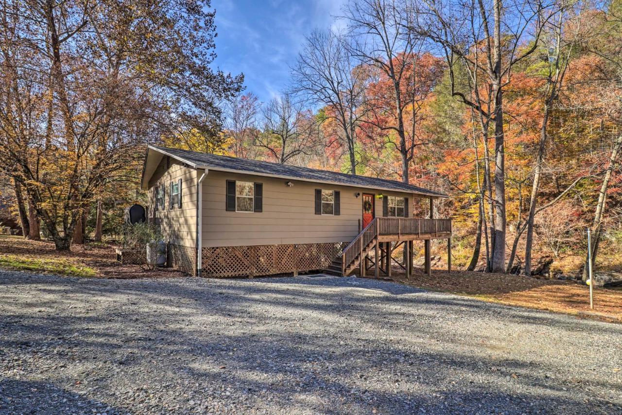 فيلا Creekside Retreat With Deck, 18 Miles To Wolf Ridge Weaverville المظهر الخارجي الصورة
