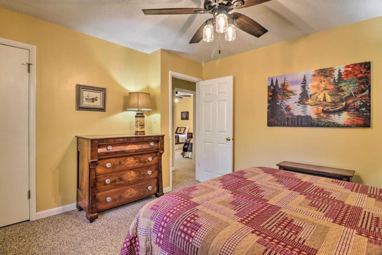 فيلا Creekside Retreat With Deck, 18 Miles To Wolf Ridge Weaverville المظهر الخارجي الصورة