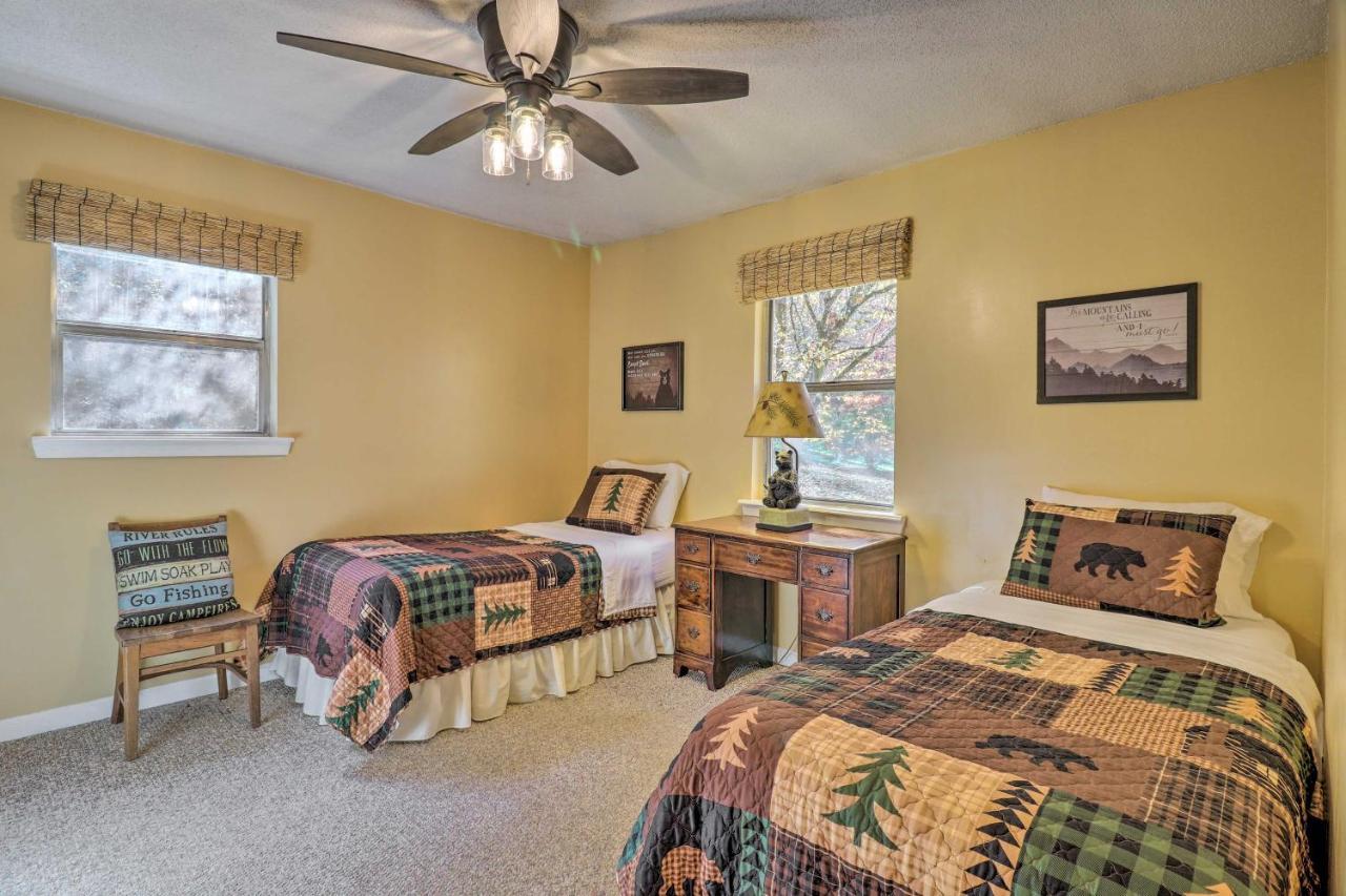 فيلا Creekside Retreat With Deck, 18 Miles To Wolf Ridge Weaverville المظهر الخارجي الصورة