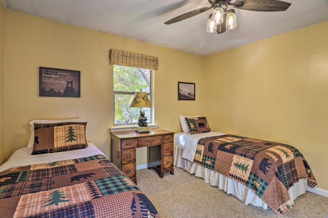 فيلا Creekside Retreat With Deck, 18 Miles To Wolf Ridge Weaverville المظهر الخارجي الصورة